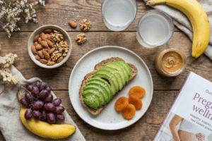 Snacks saludables embarazo frutos secos fruta tensión baja